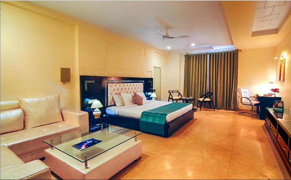 Hotel Shanti Palace - Tap to explore photos