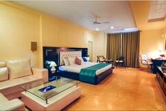 Hotel Shanti Palace