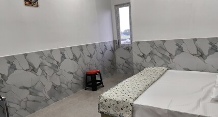 R R Hotel Room Type - Bedroom 8