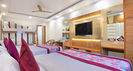 Hotel Glow Inn@3 Mins Walk From NDLS Rail Station Room Type - Seven Bed - Family Room With Free Wi-Fi Hotel Glow Inn@3 Mins Walk From NDLS Rail Station Room Type - Seven Bed - Family Room With Free Wi-Fi