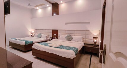 Hotel Namaskar Near Golden Temple Room Type - Family Suite 4 Bed Room