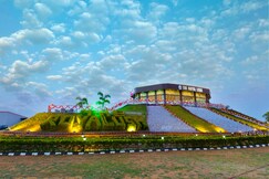 THE ROYAL LUSH HOTEL