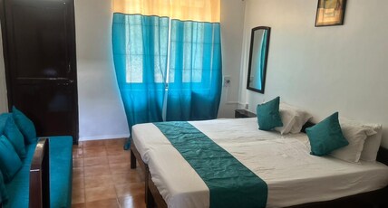 Blue Flamingo Osborne Apartments Room Type - 1st Floor Large Suite Pvt. Apartment with Balcony(1)