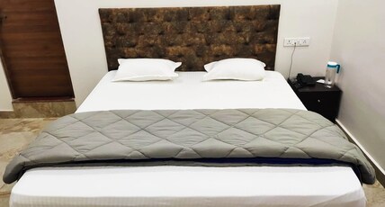 Hotel  Indra Room Type - Deluxe Room