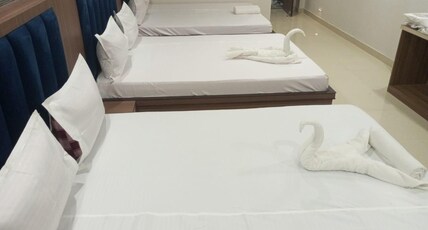 Hotel Jairam Waybay Room Type - Deluxe Six Persons Accommodation Room