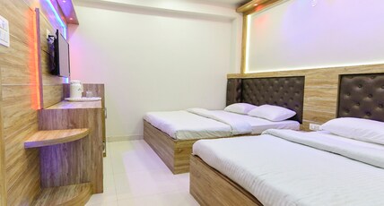 HN PALACE Homestay Agra Room Type - Family Room With Bathroom
