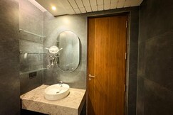 Galaxy blue sapphire studio