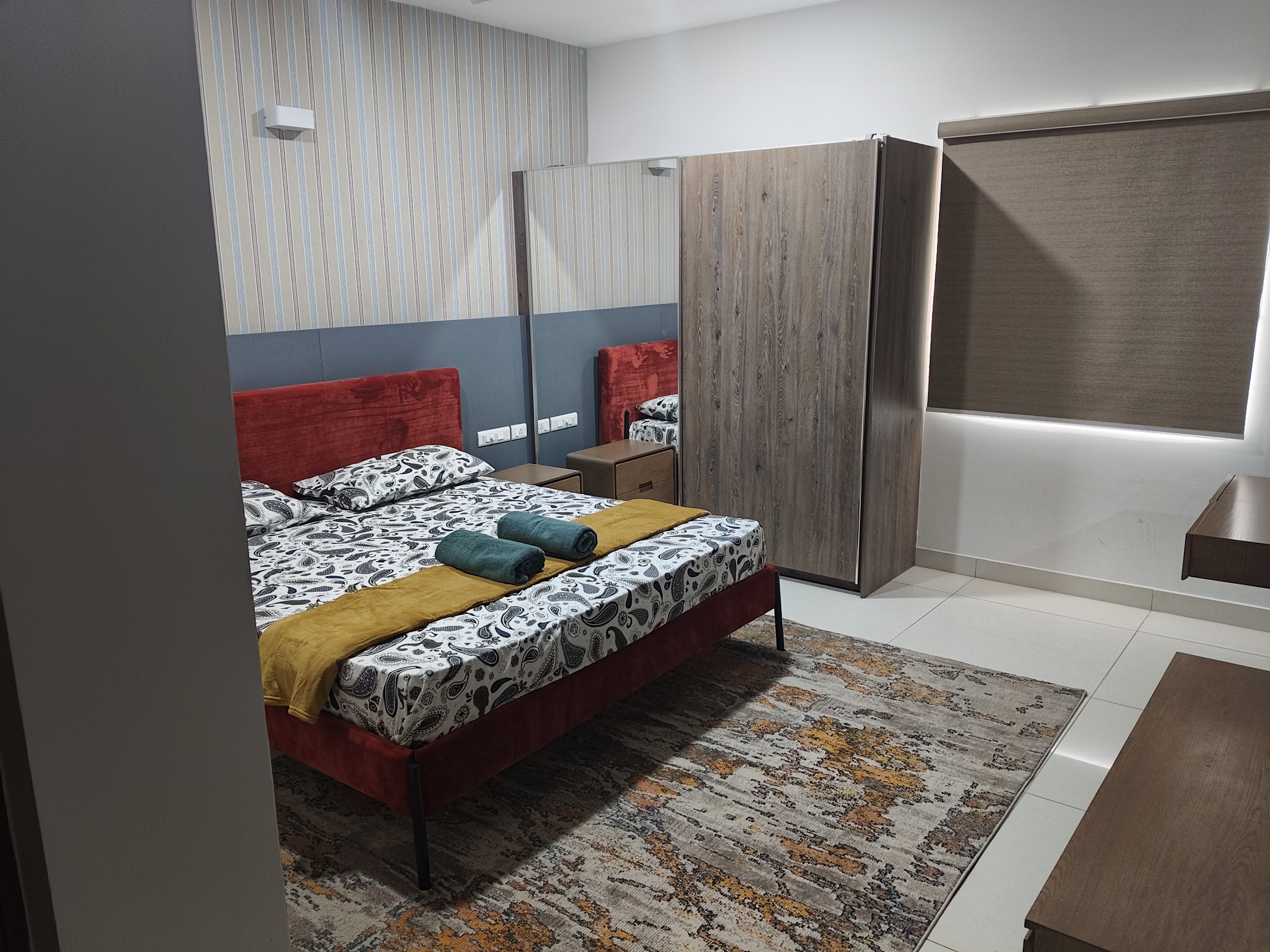 Elegant Luxury 3BHK in Kokapet - Tap to explore photos