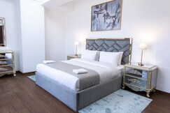 Happy Season JBR Amwaj apartments