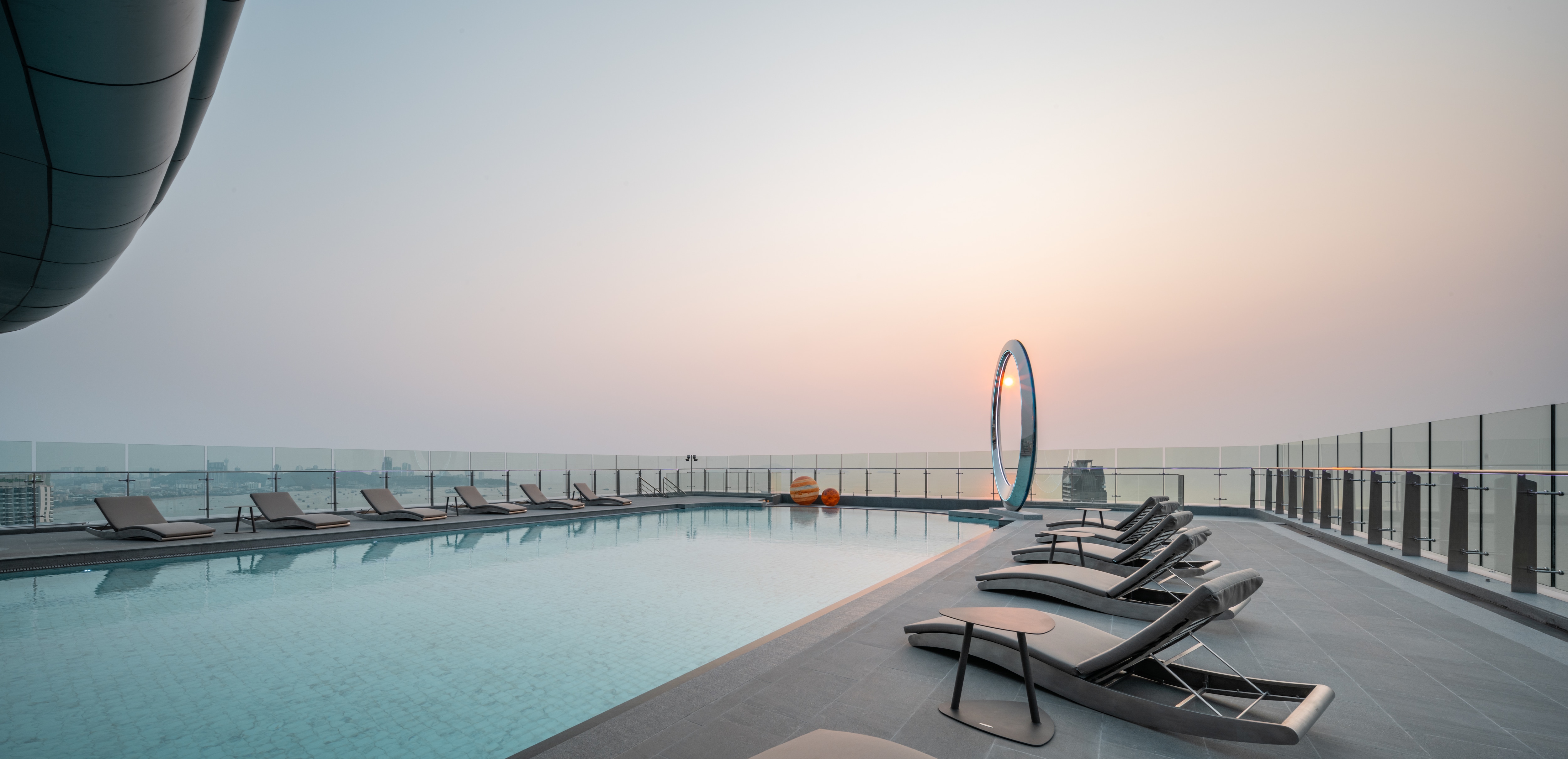 Grande Centre Point Space Pattaya - Tap to explore photos