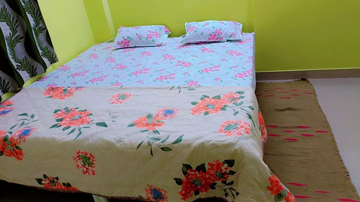 Near Swarget Aditya 1 Bhk Home Stay - Tap to explore photos