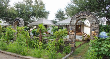 Wild Rose Resort and Spa Room Type - Swiss Tent Villa With Open Shower