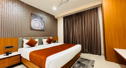 Hotel Satya Shree Room Type - Deluxe Room
