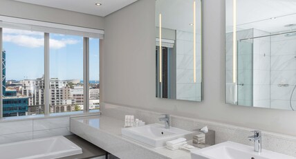 Pullman Cape Town City Centre Room Type - Executive Room with King bed
