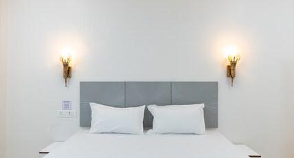 Divine Stays Room Type - Deluxe Room