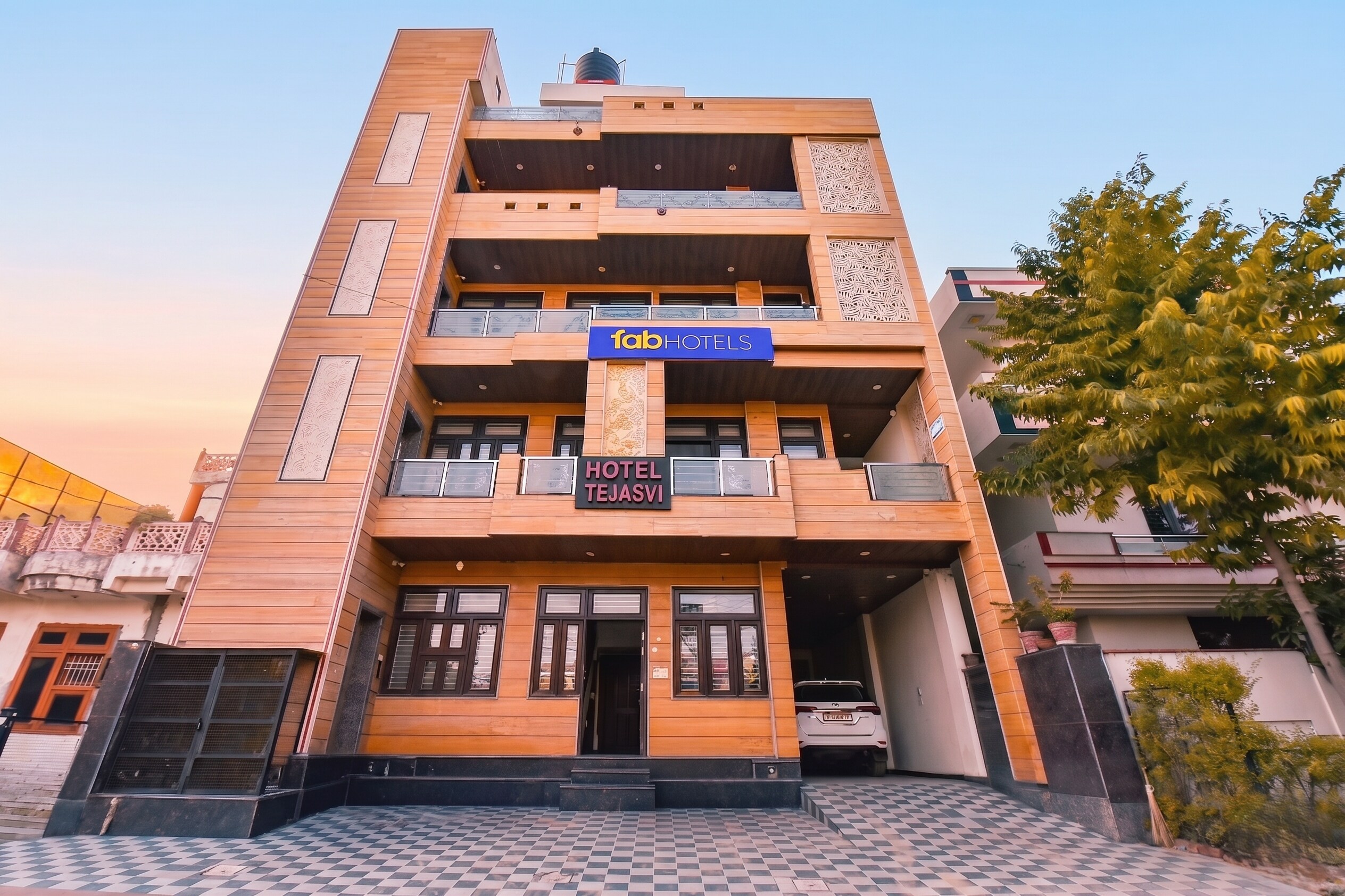 FabHotel Tejasvi - Near Birla Mandir - Tap to explore photos