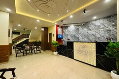Hotel The Castle by Mountain Sparrow Adventures