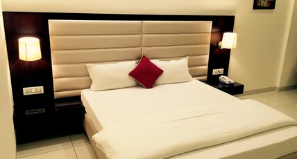GRAND INN Room Type - Grand Deluxe Room