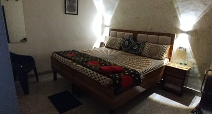 Milestone Homestay Room Type - Standard Double Bedroom