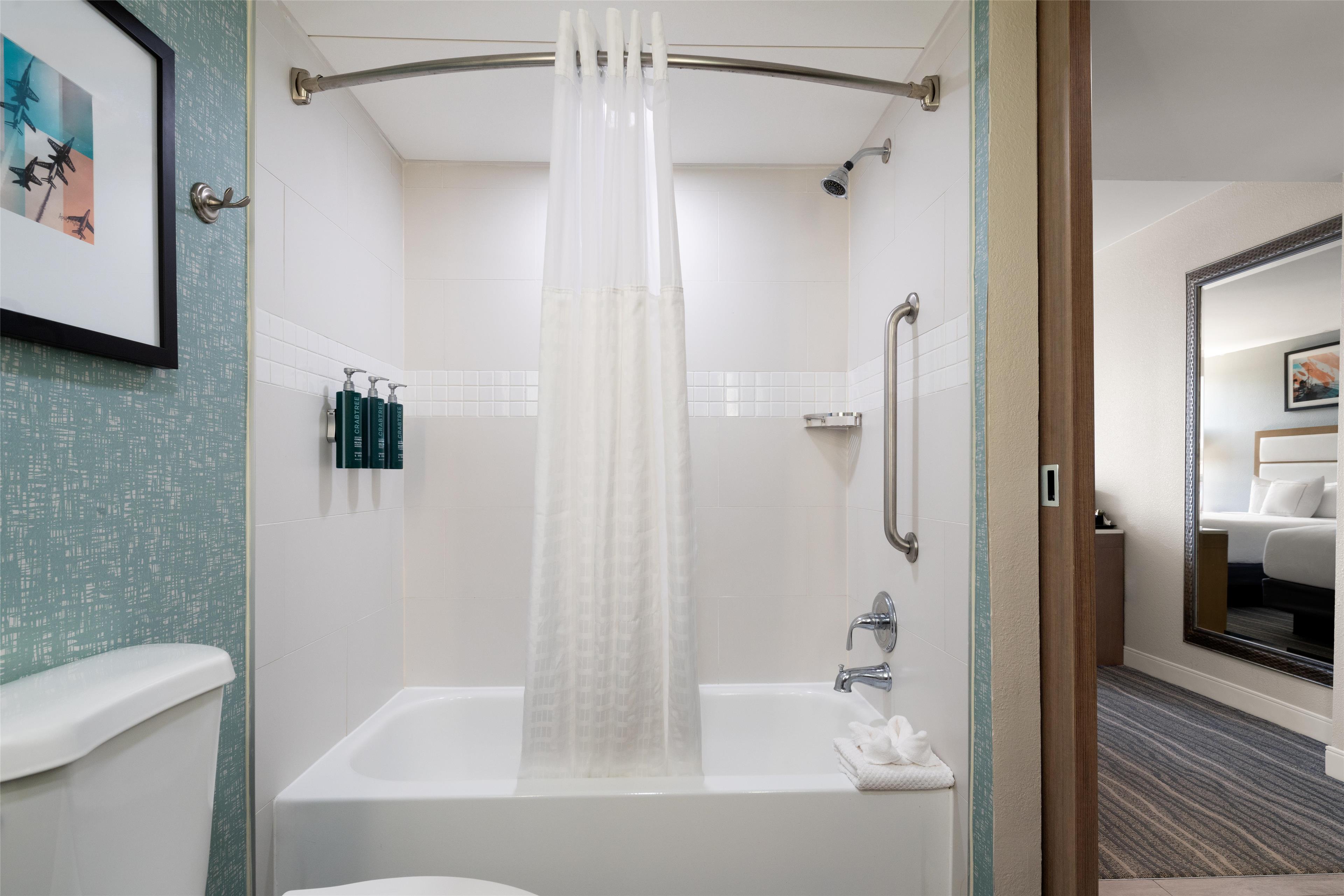 DoubleTree by Hilton Virginia Beach - Tap to explore photos