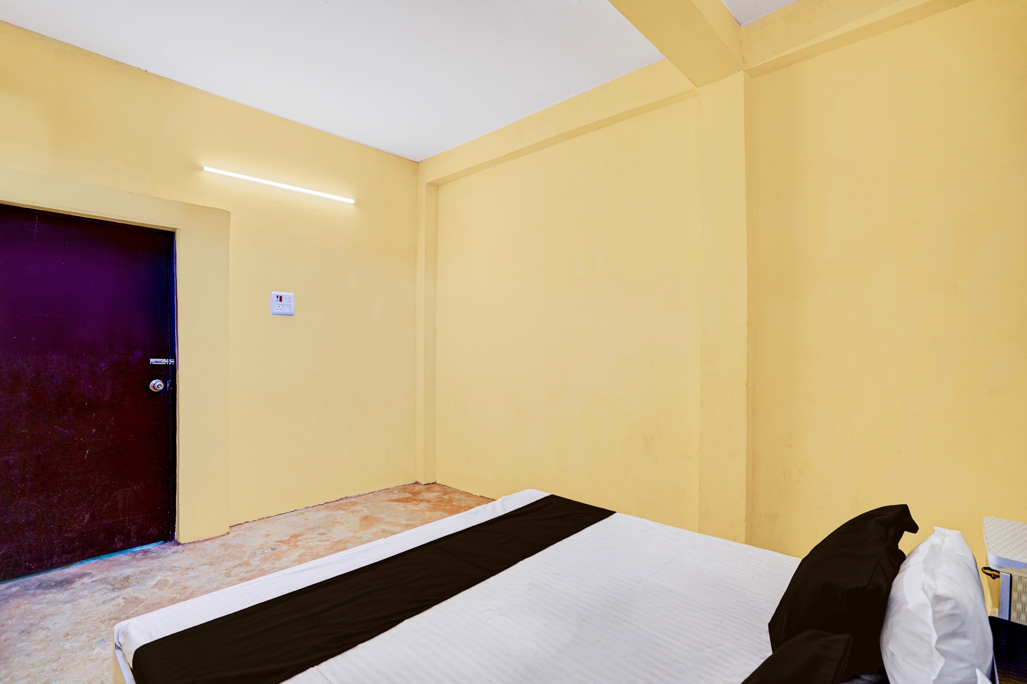 SPOT ON Yatri Niwas Guest House - Tap to explore photos