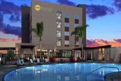 SunCoast Park Hotel Anaheim, Tapestry Collection by Hilton