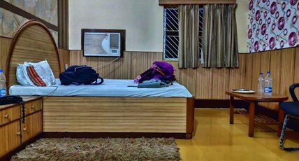Hotel Vimsen Palace Room Type - Standard Room Non AC (Unmarried Couple Not Allowed) Hotel Vimsen Palace Room Type - Standard Room Non AC (Unmarried Couple Not Allowed)