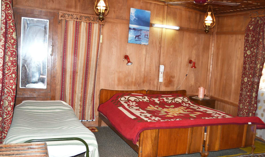 Houseboat Badami - Tap to explore photos
