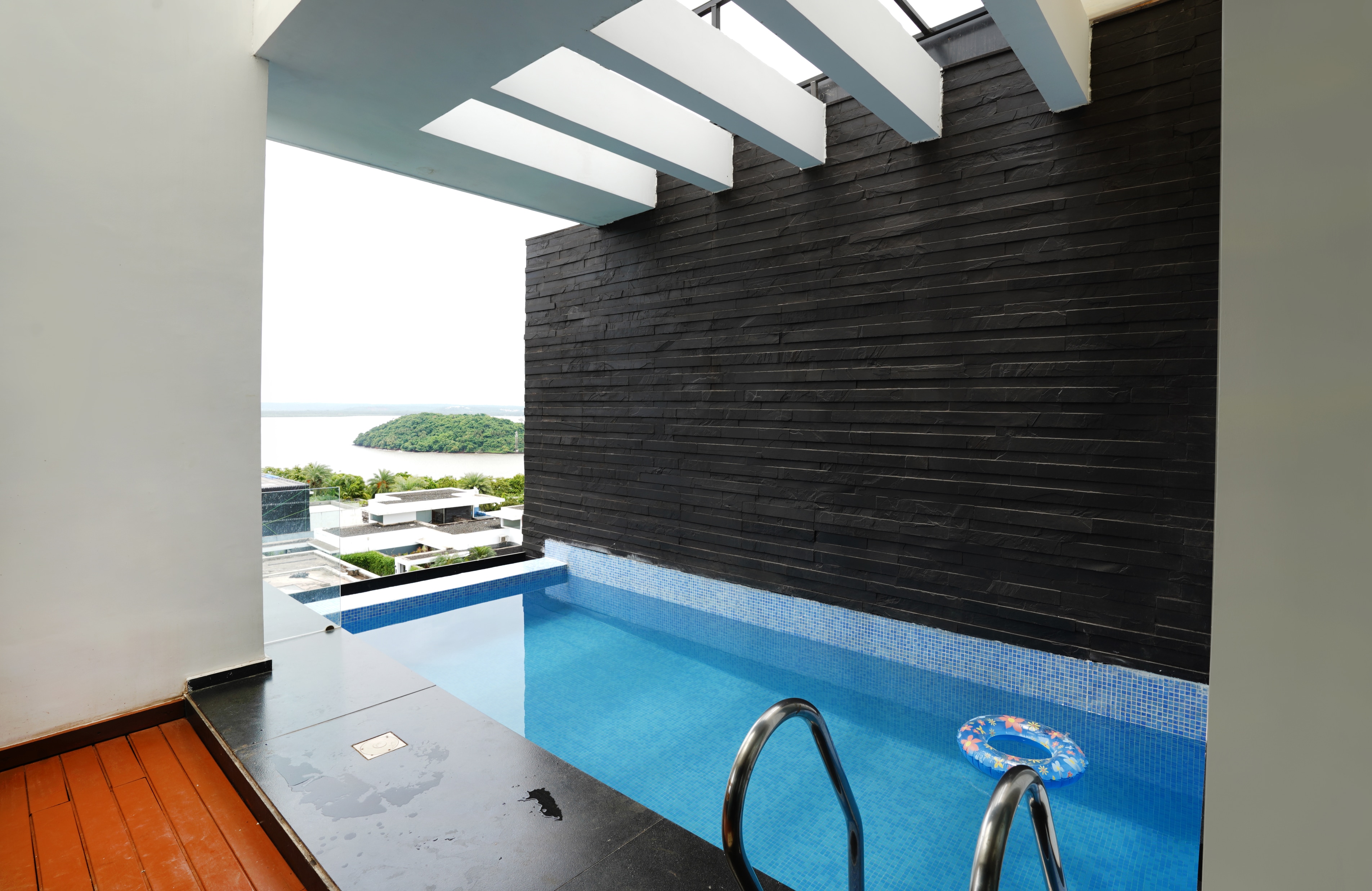 St.Jacinto Island Villa 10|2Pools|BayView|StayJade - Tap to explore photos