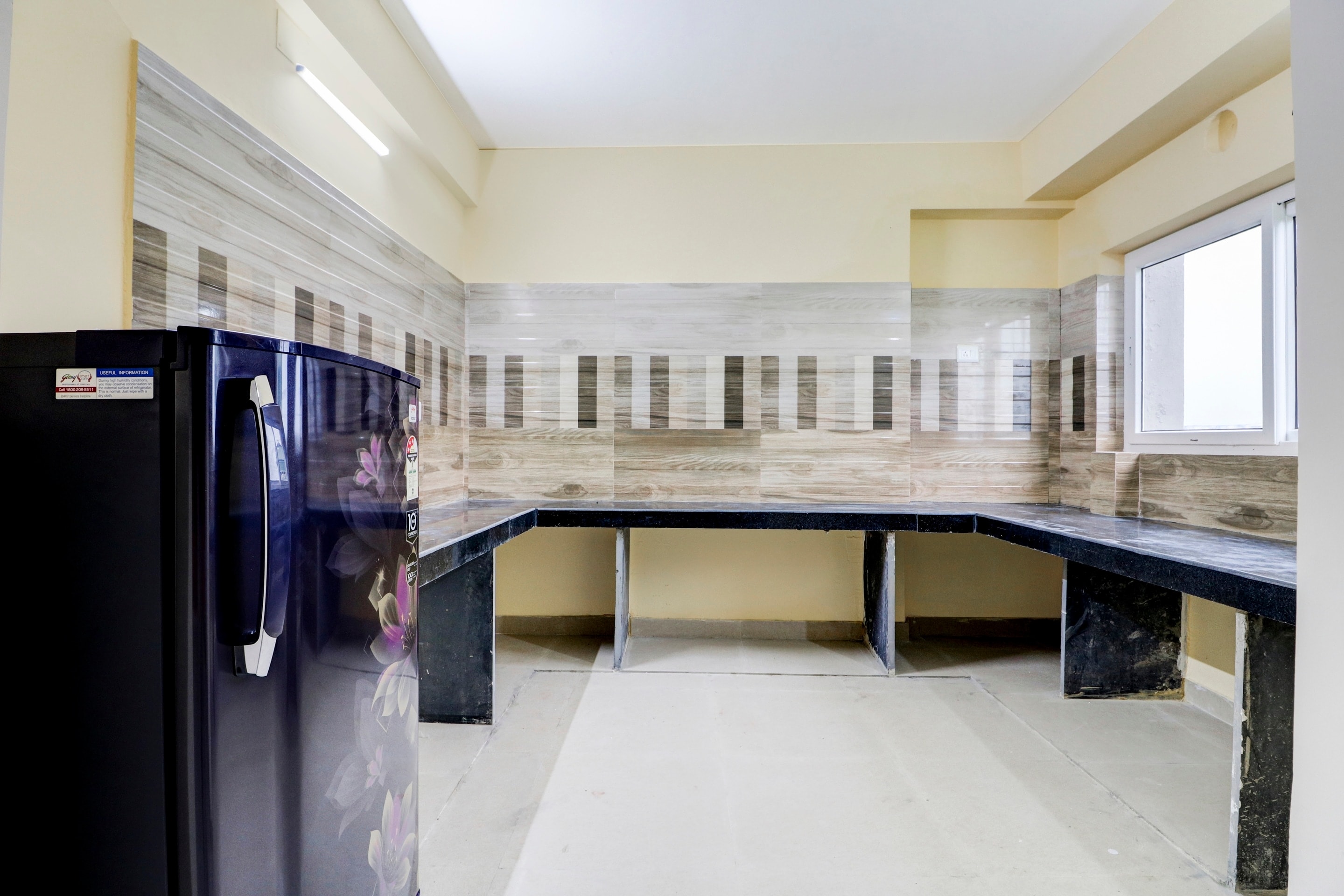 Space Home Stay - Tap to explore photos