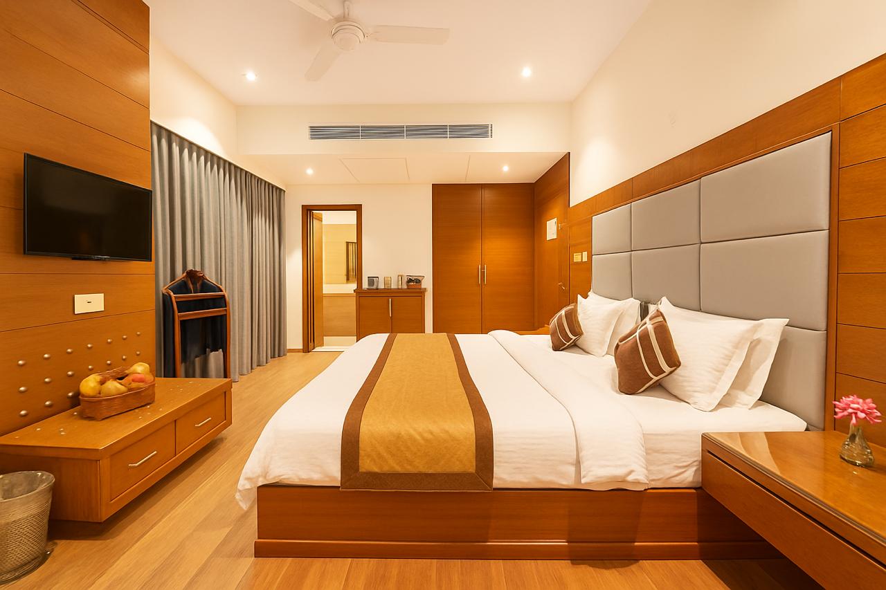 SAWERA GRAND 10 MIN WALK FROM GOLDEN TEMPLE - Tap to explore photos