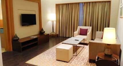 Sheraton Hyderabad Room Type - Executive Suite with Bathtub,Living Area & Lounge Acess