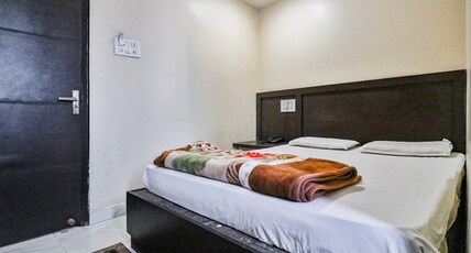 Hotel Akshat Room Type - A/C Deluxe