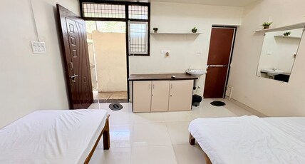 5 star AC dormitory Room Type - Standatd AC Triple Room.