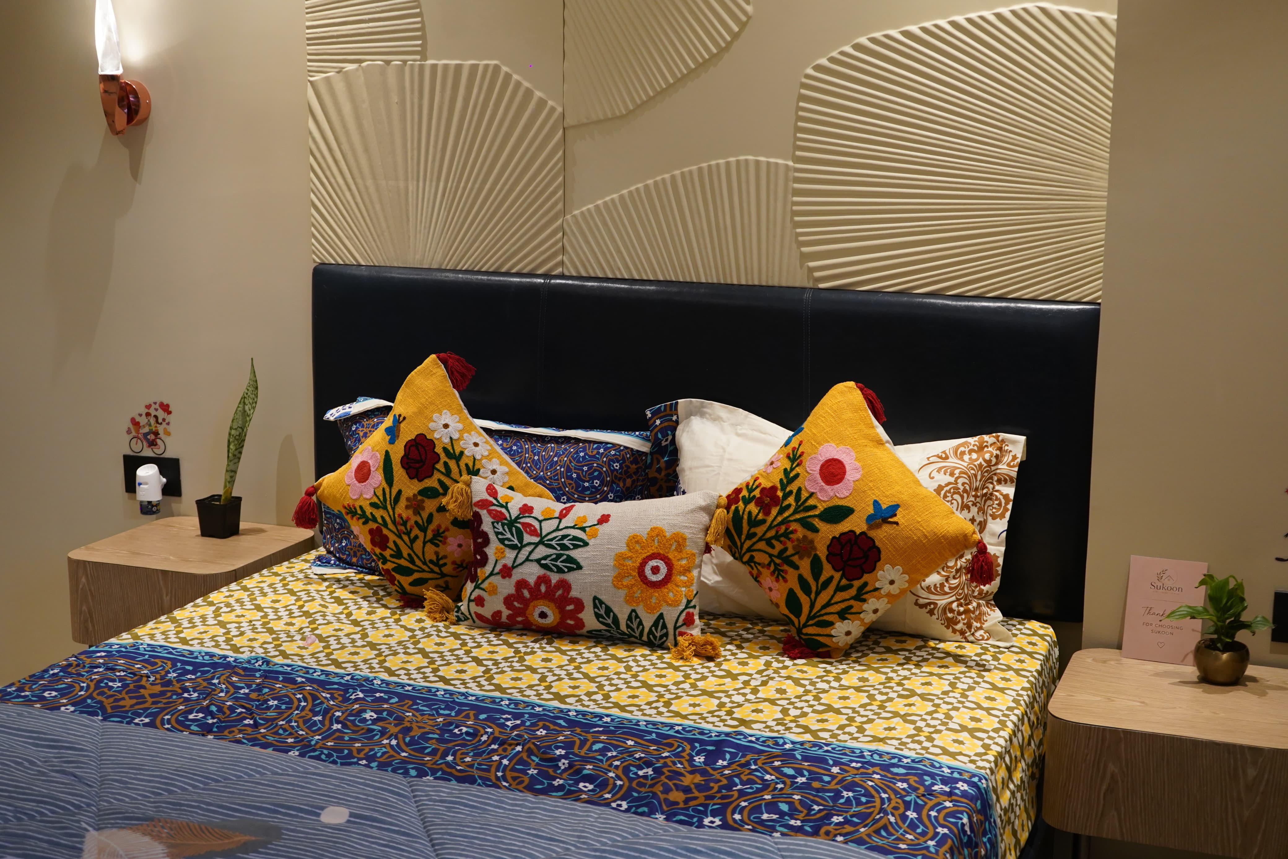 Luxury Studio AC Wi Fi Free Parking - Tap to explore photos