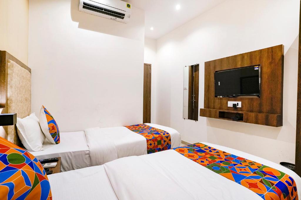 Hotel Atithi Residency - Near International Airport Mumbai - Tap to explore photos