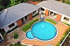 LA CASA ROYALE