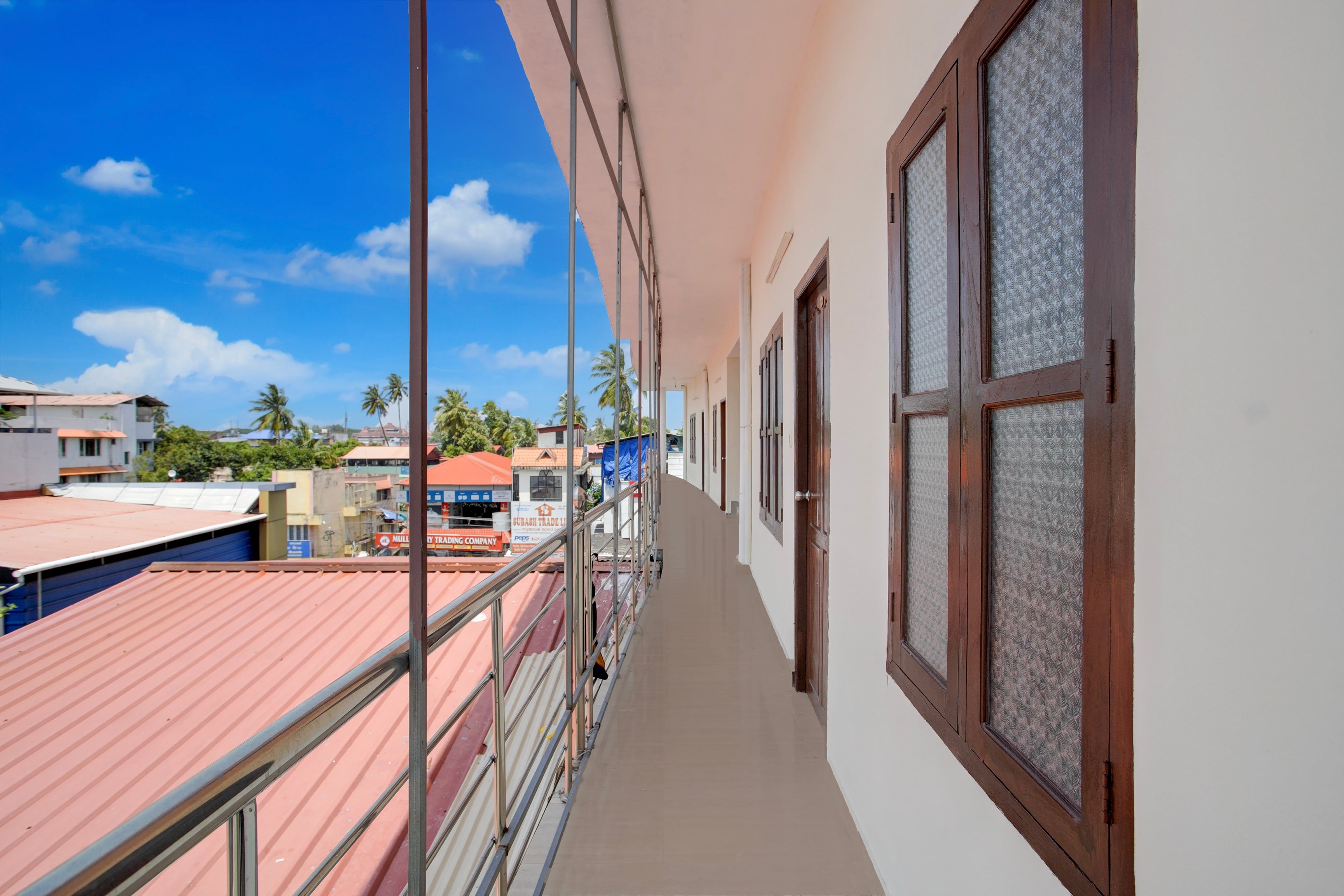 Hotel O PUTHENCHIRA RESIDENCY - Tap to explore photos