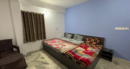 Sheshma Guest House Room Type - 3 Beds Room