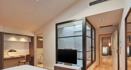 DoubleTree by Hilton Trieste Room Type - KING DELUXE FAMILY ROOM