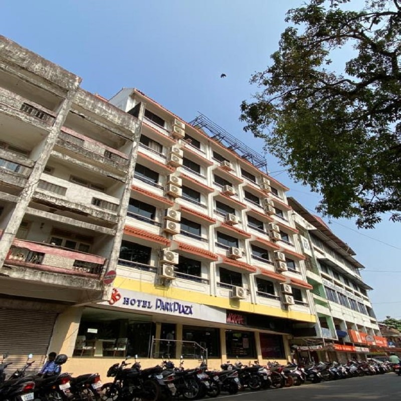 Hotel Park Plaza - Tap to explore photos