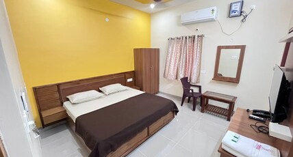 Sakthi Residency Room Type - Deluxe Room