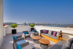 Hilton Abu Dhabi Yas Island -  Free Theme Park Tickets
