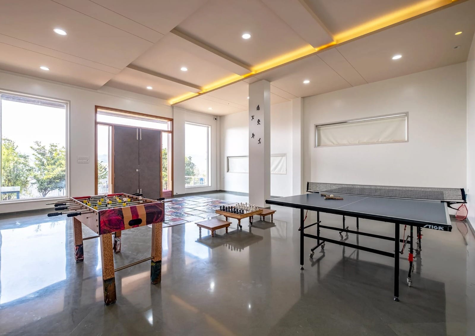 SKYGRAM STAYS HORIZON & HUES 3BHK WITH JACCUZI & HOME THEATER - Tap to explore photos