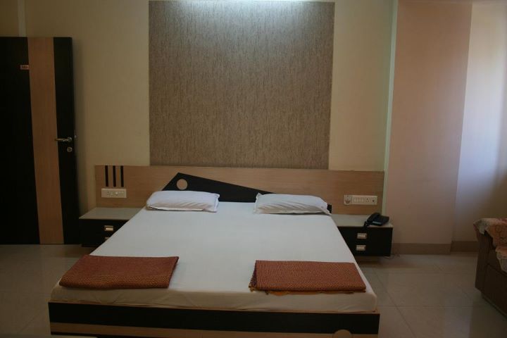 Hotel Darshan - Tap to explore photos