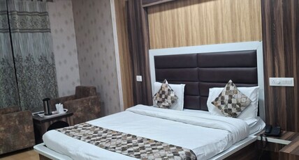 Hotel Sahil Room Type - AC Super Deluxe Double Bed Room