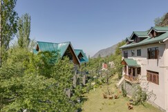 Cherrytree Resort | Rooms & Guided Treks