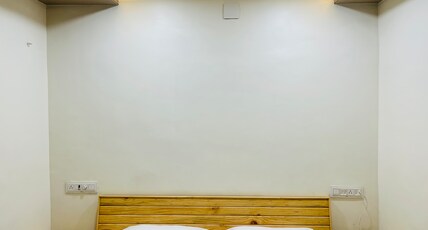 Shree Vinayak Home Stay Room Type - Standard Room 102