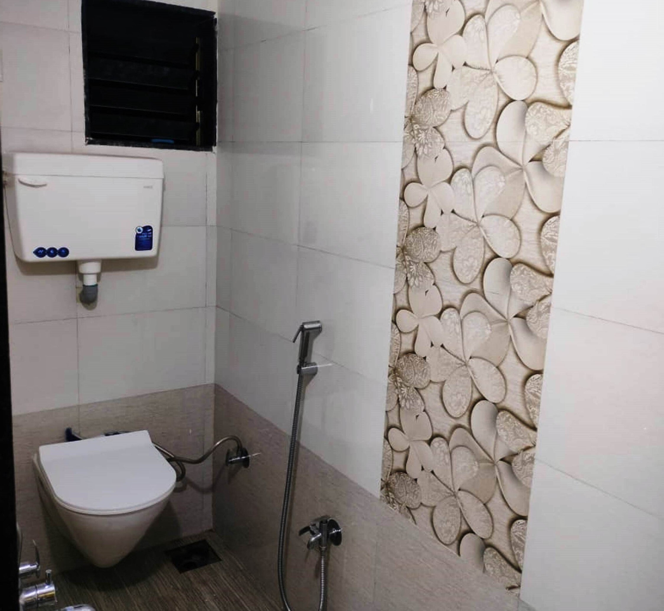 Raj Holidays - Tap to explore photos