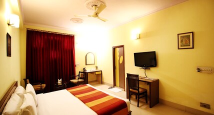 Hotel Inderlok (Pure Veg Hotel) Room Type - Deluxe Room